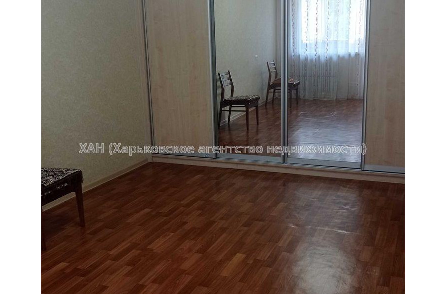 Продам квартиру, Валентиновская ул. , 2  ком., 47 м², косметический ремонт 