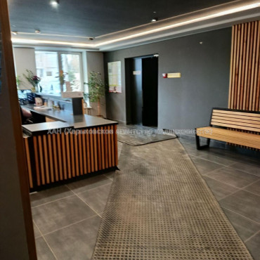 Продам квартиру, Гвардейцев Широнинцев ул. , 2  ком., 63 м², без внутренних работ 