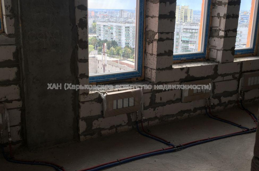 Продам квартиру, Гвардейцев Широнинцев ул. , 2  ком., 63 м², без внутренних работ 