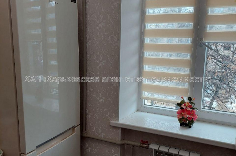 Продам квартиру, Есенина ул. , 1 кім., 30 м², капитальный ремонт 