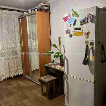 Продам квартиру, Косарева ул. , 1 кім., 12 м², советский ремонт 