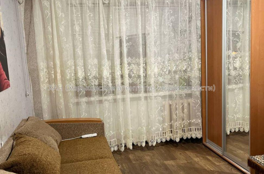 Продам квартиру, Косарева ул. , 1 кім., 12 м², советский ремонт 