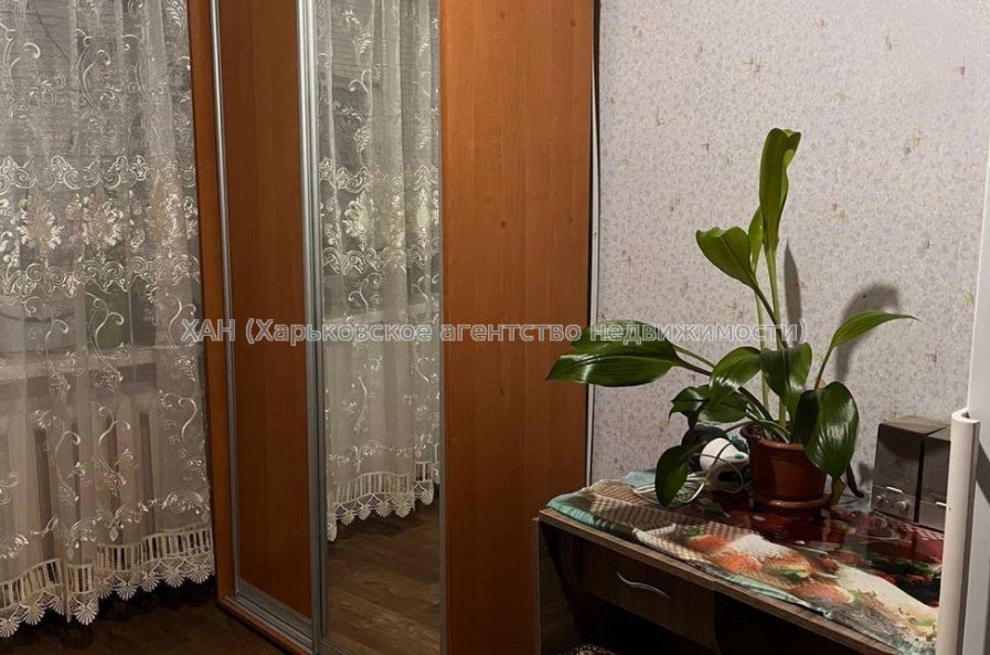 Продам квартиру, Косарева ул. , 1 кім., 12 м², советский ремонт 
