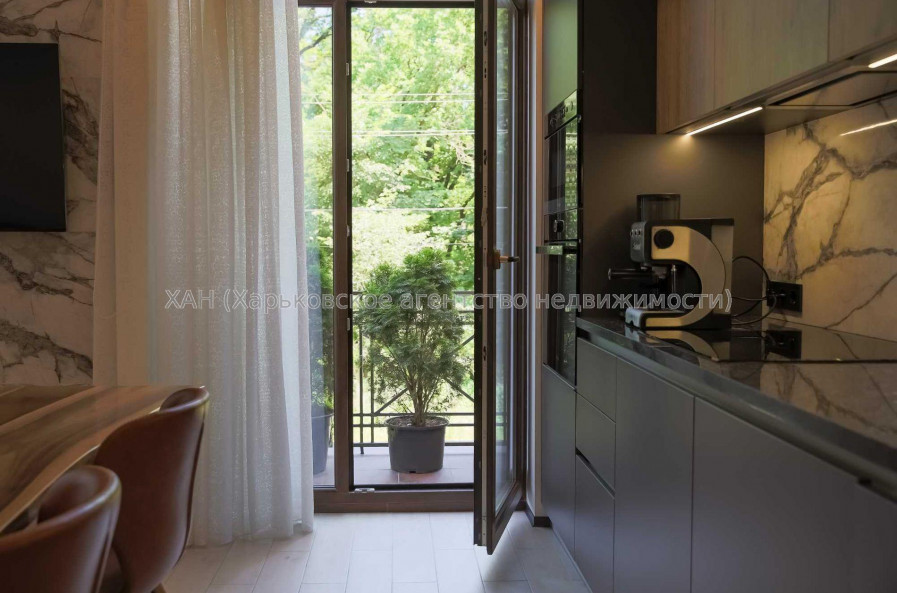 Продам квартиру, Профессорская ул. , 3 кім., 130 м², авторский дизайн 