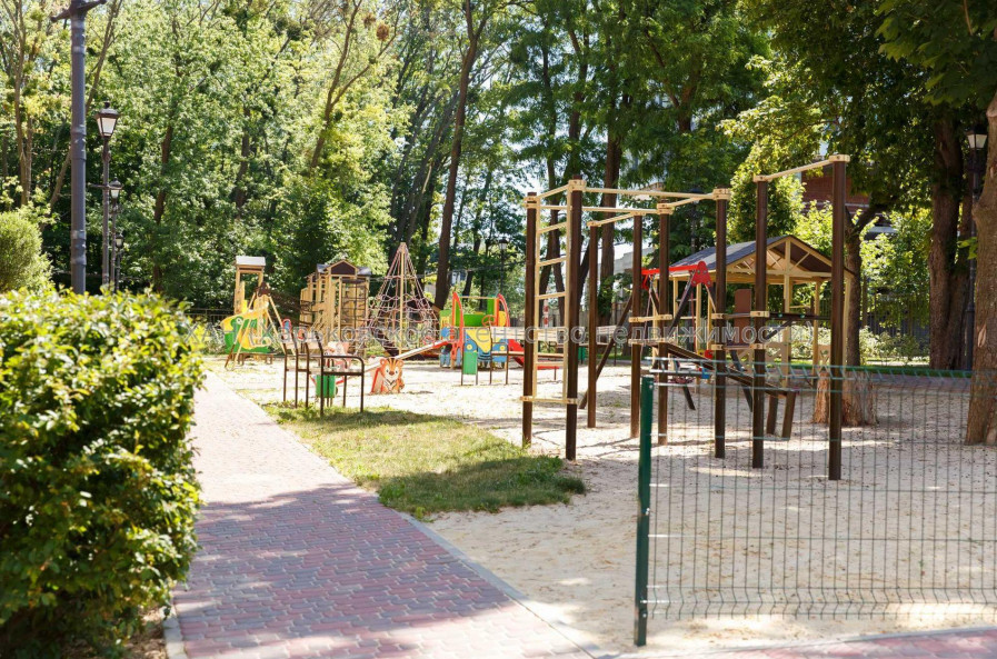 Продам квартиру, Профессорская ул. , 3 кім., 130 м², авторский дизайн 