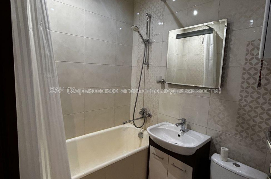 Продам квартиру, 23 Августа ул. , 1  ком., 30 м², капитальный ремонт 