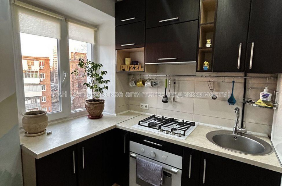 Продам квартиру, 23 Августа ул. , 1  ком., 30 м², капитальный ремонт 
