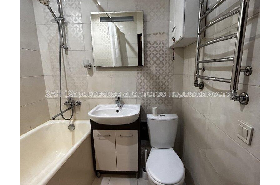 Продам квартиру, 23 Августа ул. , 1 кім., 30 м², капитальный ремонт 