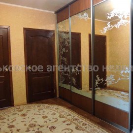 Продам квартиру, Академика Павлова ул. , д. 140Д , 3 кім., 82 м², капитальный ремонт