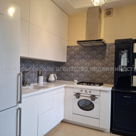 Продам квартиру, Библика ул. , 3 кім., 63 м², евроремонт