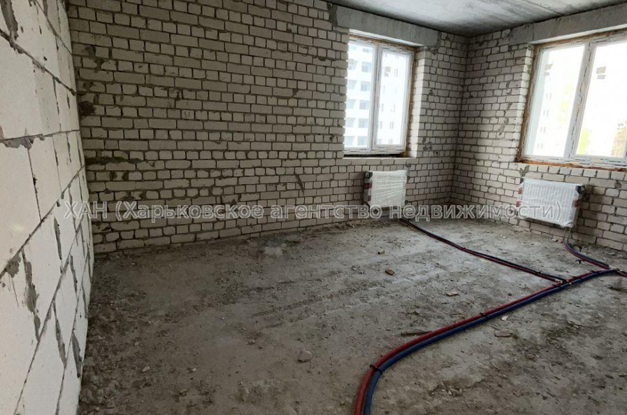 Продам квартиру, Мира ул. , 3 кім., 77 м², без внутренних работ 