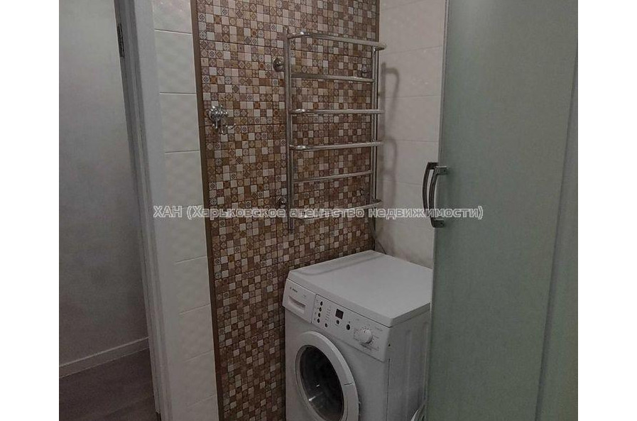 Продам квартиру, Валентиновская ул. , 3 кім., 72 м², евроремонт 