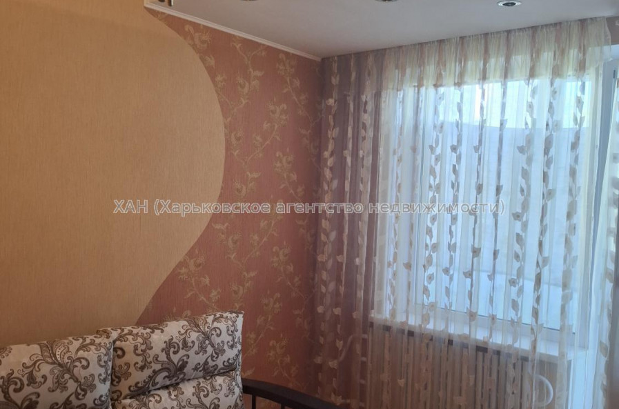 Продам квартиру, Владислава Зубенко ул. , 2 кім., 46.40 м², косметический ремонт 