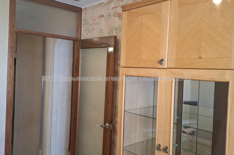 Продам квартиру, Владислава Зубенко ул. , 2 кім., 46.40 м², косметический ремонт 