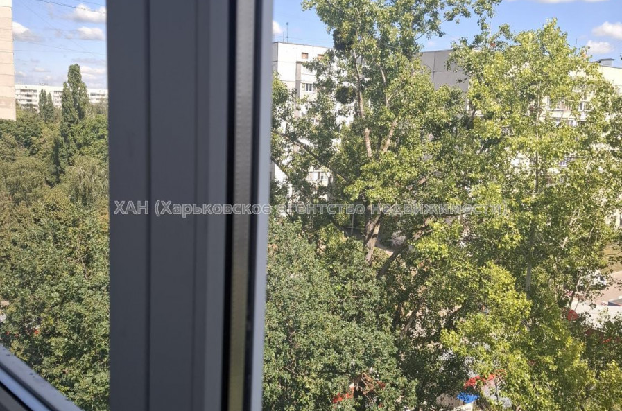 Продам квартиру, Владислава Зубенко ул. , 2 кім., 46.40 м², косметический ремонт 