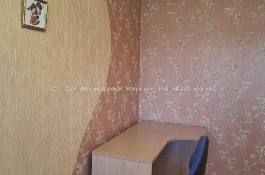 Продам квартиру, Владислава Зубенко ул. , 2 кім., 46.40 м², косметический ремонт 