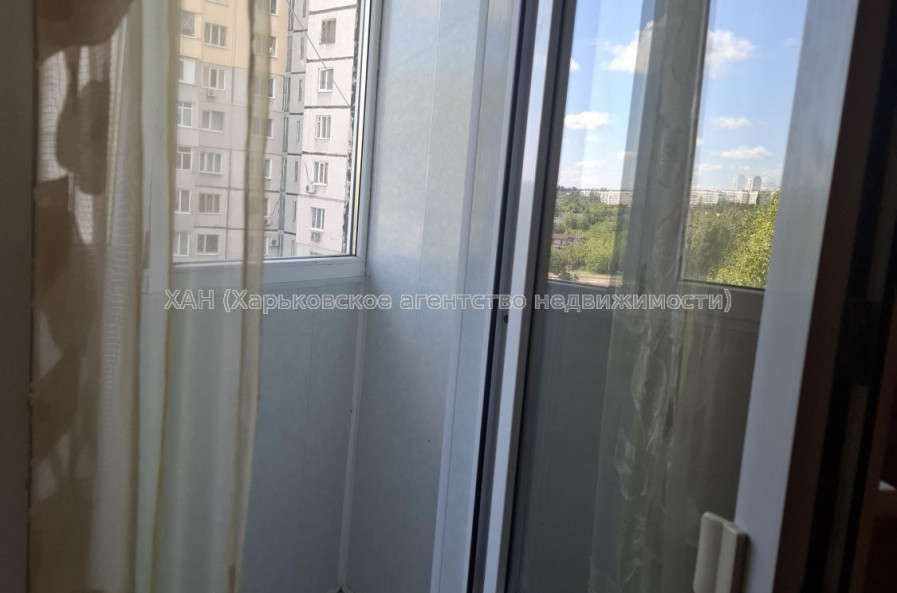Продам квартиру, Владислава Зубенко ул. , 2 кім., 46.40 м², косметический ремонт 