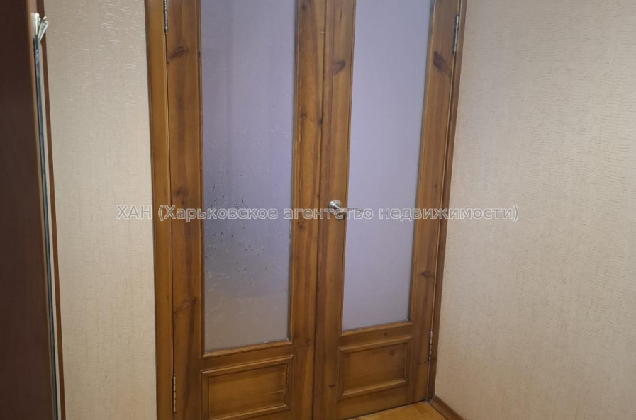 Продам квартиру, Владислава Зубенко ул. , 2 кім., 46.40 м², косметический ремонт 