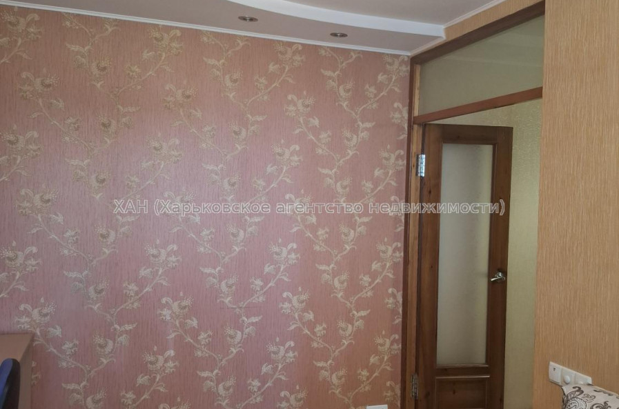 Продам квартиру, Владислава Зубенко ул. , 2 кім., 46.40 м², косметический ремонт 