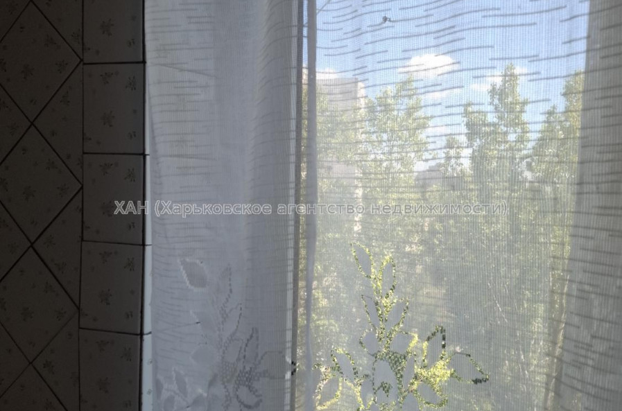 Продам квартиру, Владислава Зубенко ул. , 2 кім., 46.40 м², косметический ремонт 