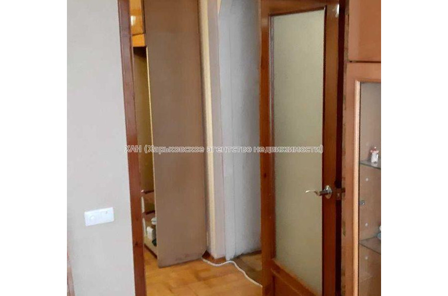 Продам квартиру, Владислава Зубенко ул. , 2 кім., 46.40 м², косметический ремонт 