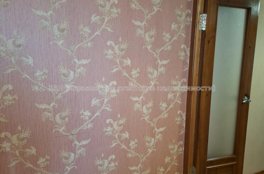 Продам квартиру, Владислава Зубенко ул. , 2 кім., 46.40 м², косметический ремонт 