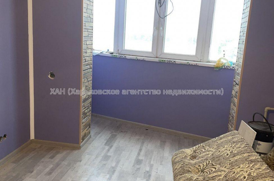 Продам квартиру, Непокоренных ул. , 1  ком., 33 м², частичный ремонт 