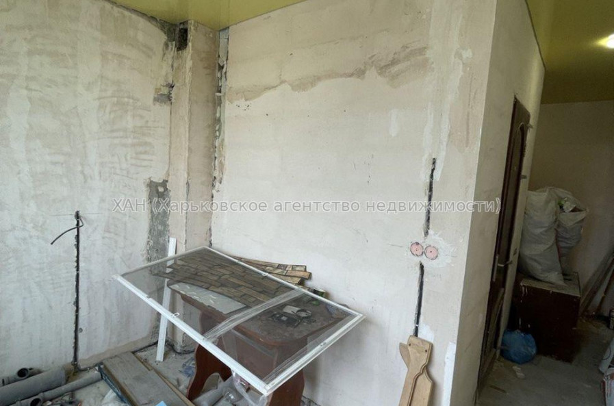Продам квартиру, Непокоренных ул. , 1  ком., 33 м², частичный ремонт 