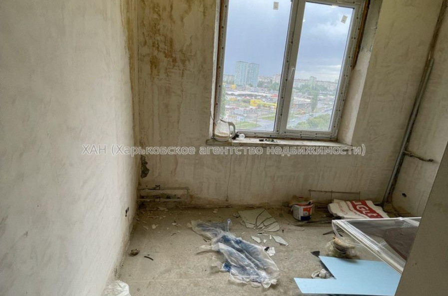 Продам квартиру, Непокоренных ул. , 1  ком., 33 м², частичный ремонт 