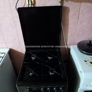 Продам квартиру, Золочевская ул. , 2 кім., 35 м², косметический ремонт 