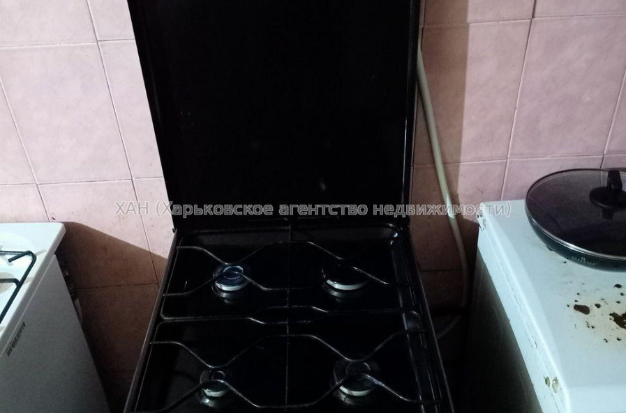 Продам квартиру, Золочевская ул. , 2 кім., 35 м², косметический ремонт 