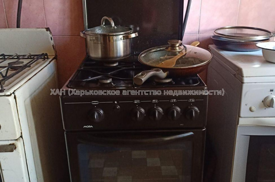 Продам квартиру, Золочевская ул. , 2 кім., 35 м², косметический ремонт 