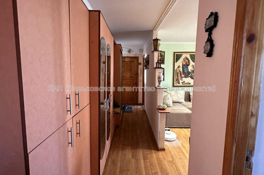 Продам квартиру, Холодногорская ул. , 3 кім., 65 м², капитальный ремонт 