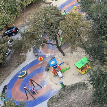 Продам квартиру, Холодногорская ул. , 3 кім., 65 м², капитальный ремонт 