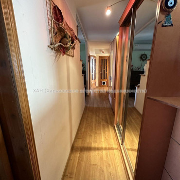 Продам квартиру, Холодногорская ул. , 3 кім., 65 м², капитальный ремонт 