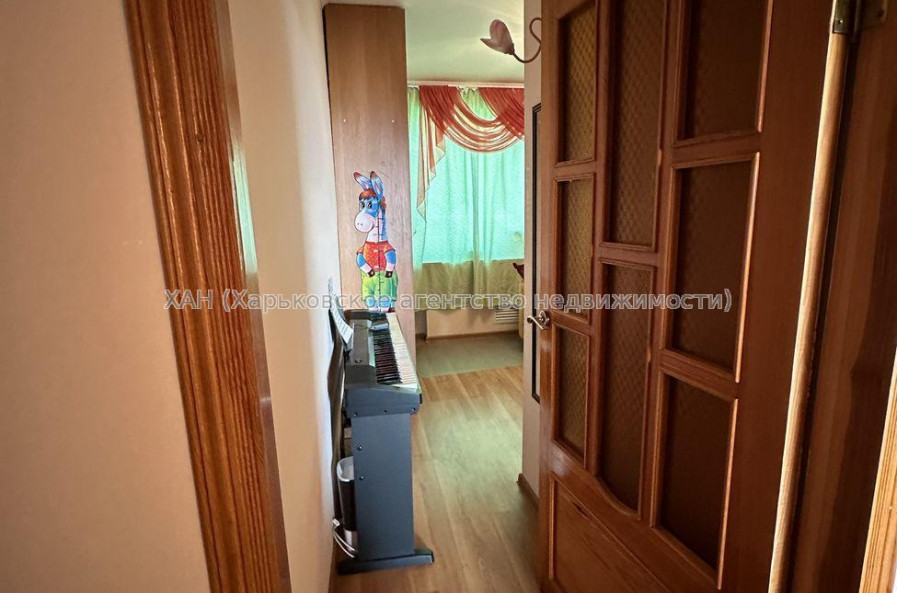 Продам квартиру, Холодногорская ул. , 3 кім., 65 м², капитальный ремонт 