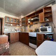 Продам квартиру, Холодногорская ул. , 3 кім., 65 м², капитальный ремонт 