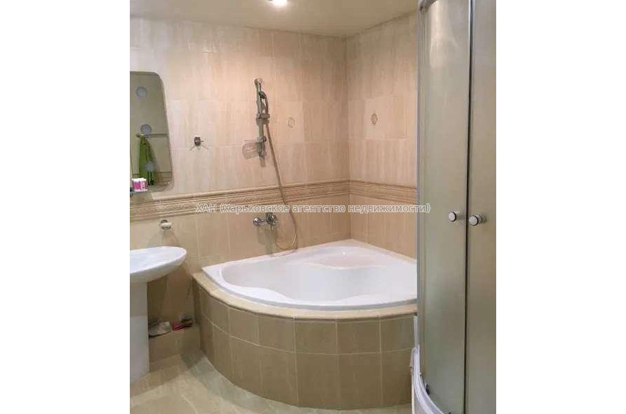 Продам квартиру, Сухумская ул. , 1  ком., 54 м², капитальный ремонт 