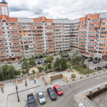 Продам квартиру, Сухумская ул. , 1  ком., 54 м², капитальный ремонт 