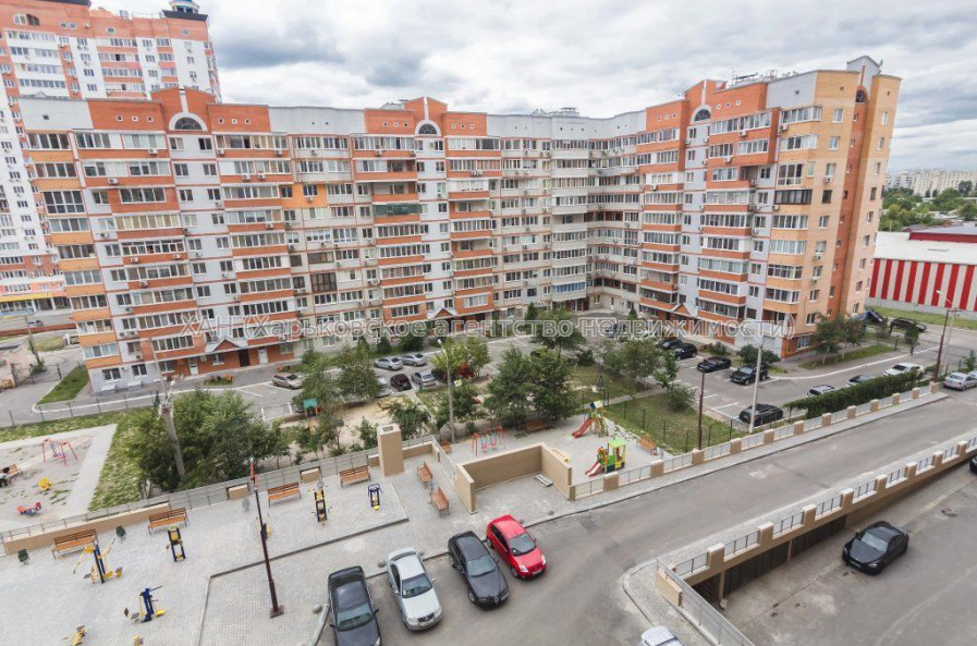 Продам квартиру, Сухумская ул. , 1  ком., 54 м², капитальный ремонт 