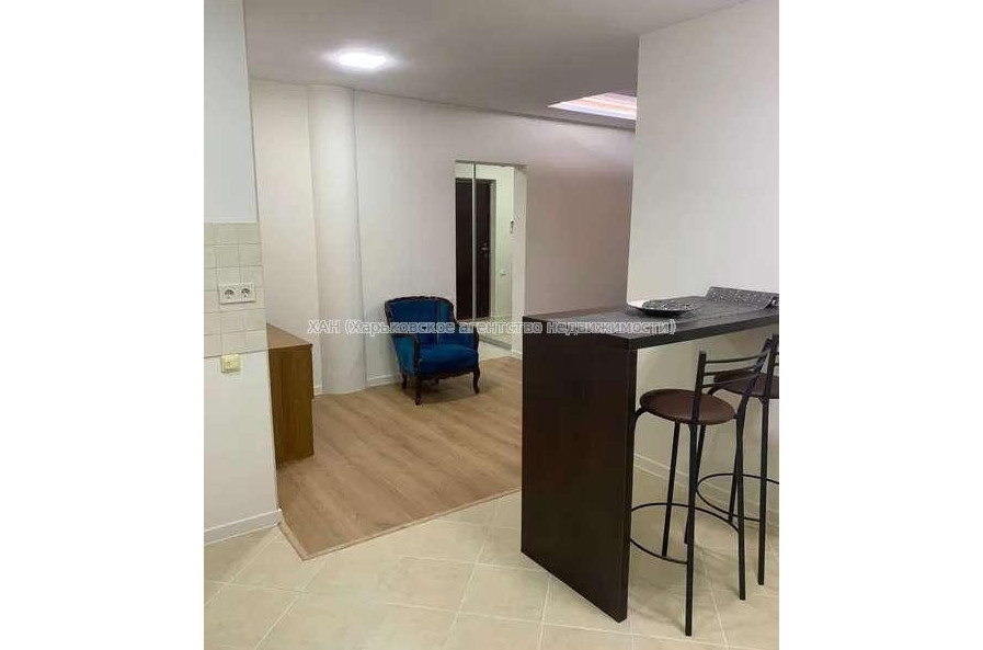 Продам квартиру, Сухумская ул. , 1  ком., 54 м², капитальный ремонт 