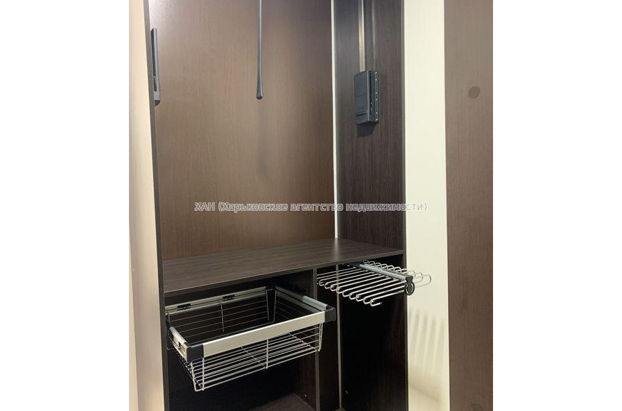 Продам квартиру, Сухумская ул. , 1  ком., 54 м², капитальный ремонт 