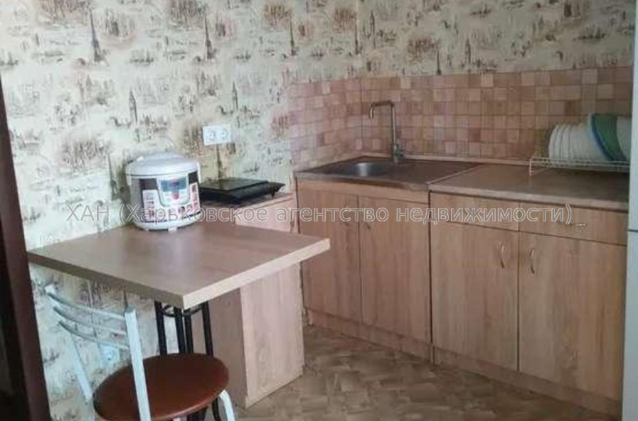 Продам квартиру, Ньютона ул. , 1 кім., 35 м², капитальный ремонт 