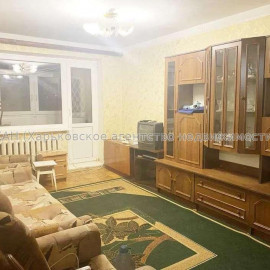 Продам квартиру, Гвардейцев Широнинцев ул. , 3 кім., 61 м², косметический ремонт