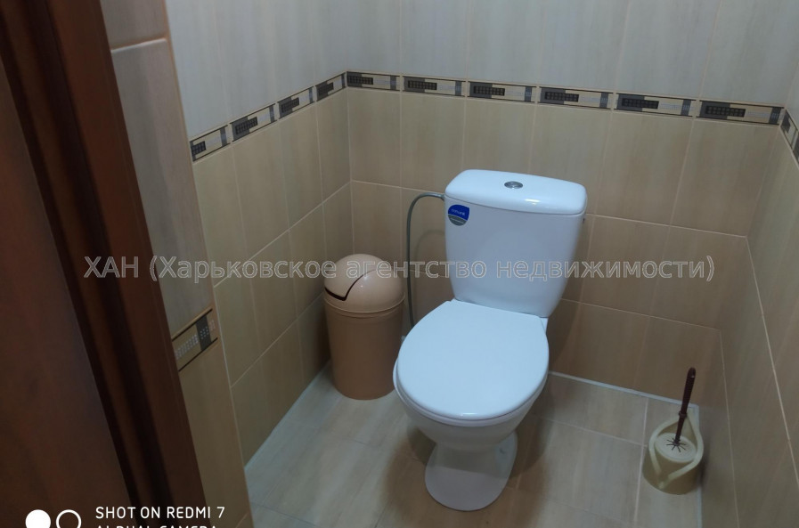 Продам квартиру, Лебединская ул. , 3 кім., 100 м², капитальный ремонт 