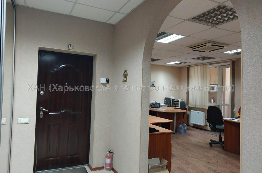 Продам квартиру, Лебединская ул. , д. 3 , 3  ком., 100 м², капитальный ремонт 