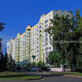 Продам квартиру, Лебединская ул. , 3 кім., 100 м², капитальный ремонт