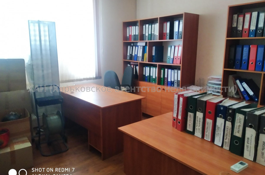 Продам квартиру, Лебединская ул. , 3 кім., 100 м², капитальный ремонт 