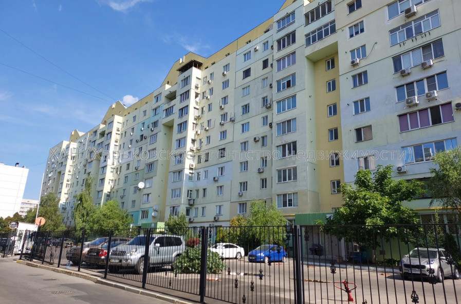 Продам квартиру, Лебединская ул. , д. 3 , 3  ком., 100 м², капитальный ремонт 