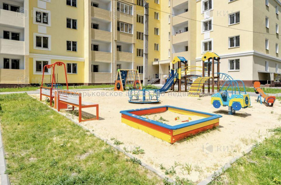 Продам квартиру, Черновский пер. , 1 кім., 39 м², частичный ремонт 